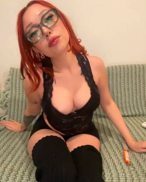 I accept payment in person text me   selling videos and FaceTime fun and I do sell party favors 🫦🍑💦 - Image 3